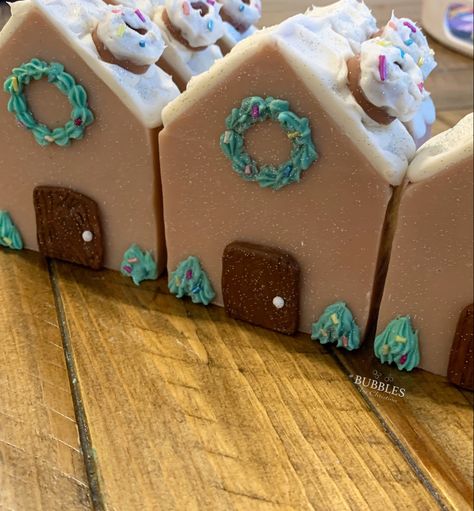 Christmas Cold Process Soap, Bath And Body Christmas, Gingerbread Soap, Soap Design Ideas, Coco Butter, Dessert Soap, Soap Collection, Soap Inspiration, Soap Design