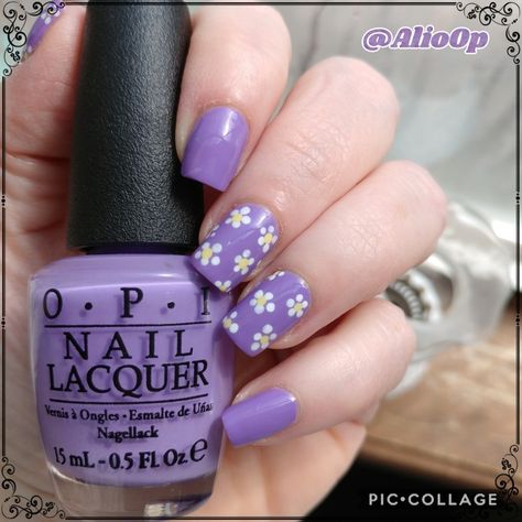 Purple Spring Flower nail art. I used OPI: Do you lilac it? as my base color. This is not my design I was inspired by an instagram user sr_nails.Then used Saly Hansen's White On for the flowers and China Glaze Lemon Fizz for he center. Pastel Purple Nails With Flower, Light Purple Nails With Flowers, Nails Spring Purple, Purple Flowers Nails, Purple Nails Spring, Purple Nails With Flowers, Purple Flower Nails, Judy Nails, Rockstar Nails