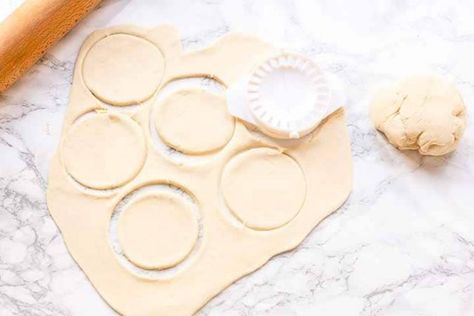 Empanada Dough For Frying {+ video} - The Tortilla Channel Empanadas Dough For Frying, Empanada Dough For Frying, Easy Empanada Dough, Homemade Empanada Dough, Empanada Dough Recipe, Empanada Discs, Empanadas Recipe Dough, Freeze Pizza Dough, Empanada Dough