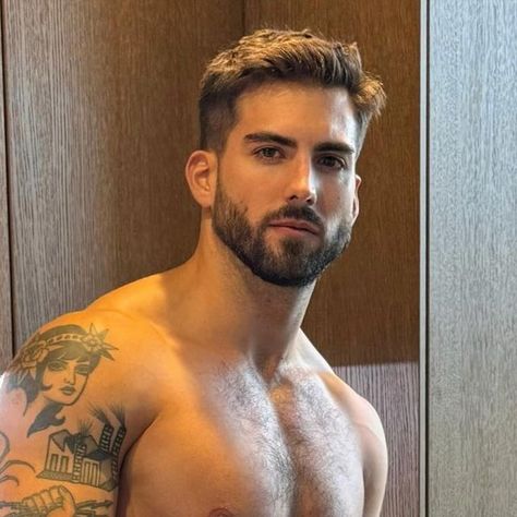 Large Muscular Men, Lean Muscle Men, Muscled Men, Fashion Models Men, Mens Facial Hair Styles, Great Beards, Fitness Inspiration Body, Country Men, Journal Aesthetic