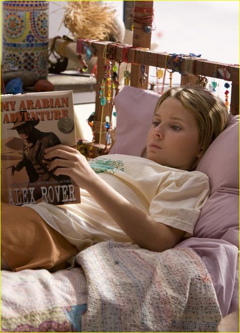 Abigail Breslin in "Nim's Island" Nim’s Island, Nims Island, Shifting Ideas, Island Movies, Island Aesthetic, Abigail Breslin, Junk Yard, Fav Character, Secret Space