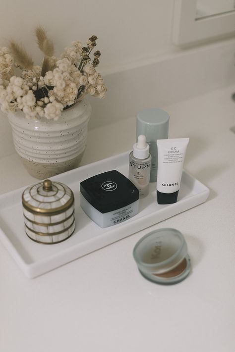 Storing Skincare Products, Chanel Hydra Beauty Creme, Skincare Vanity, Chanel Hydra Beauty, Vanity Inspiration, Makeup Finds, Product Storage, Uni Room, White Tray