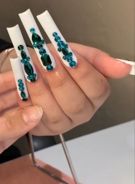 White Nails With Emerald Green Rhinestones, Nails Tech, Quinceanera Nails, Green Acrylic Nails, Glitter Nails Acrylic, Long Nail Designs, Ombre Acrylic Nails, Girly Acrylic Nails, Y2k Nails