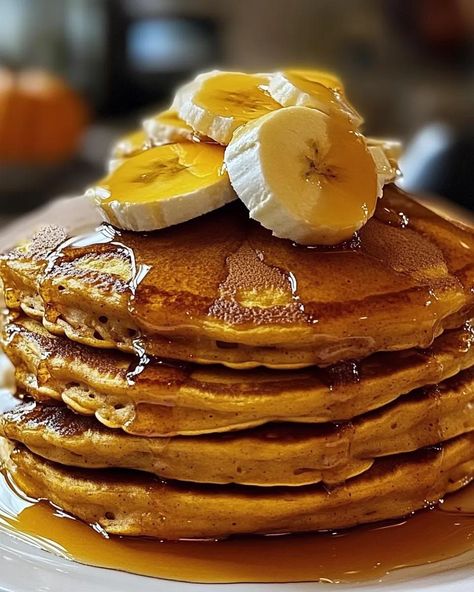 Pumpkin Spice Pancakes Beef Tips And Noodles, Spice Pancakes, Baked Meatloaf, Super Moist Chocolate Cake, Hearty Food, Bacon Cheeseburger Casserole, Pumpkin Spice Pancakes, Mexican Casserole Recipe, Pancake Calories