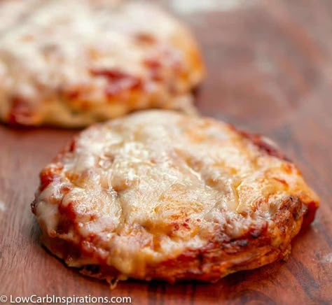 Easy Chicken Parmesan Chaffle Recipe Ground Chicken Chaffle, Chicken Bacon Ranch Chaffles, Chicken Parm Chaffles, Chicken Parmesan Chaffles, Canned Chicken Chaffle, Canned Chicken Chaffle Recipe Keto, Chicken Chaffle Recipe Keto, Chicken Chaffle Recipe, Chicken Chaffle