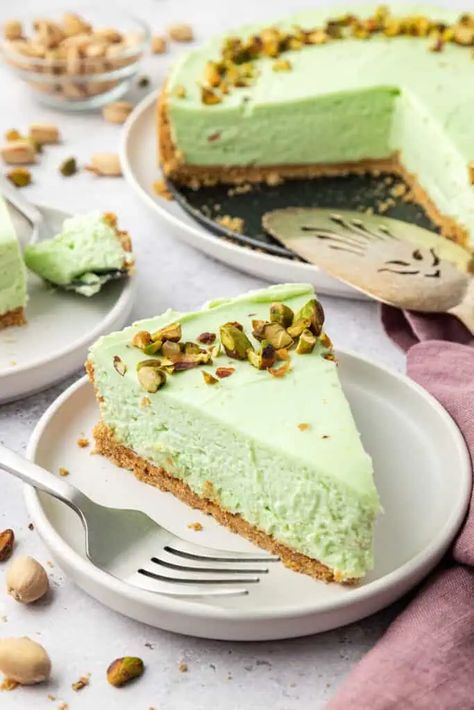 If you're a pistachio love then you are going to love this no bake pistachio cheesecake made with a buttery graham cracker crust and pistachio pudding mix for an easy no bake cheesecake recipe perfect for summer! Pistachio Cheesecake Recipe, Shelled Pistachios, Pistachio Bread, No Bake Sweets, Pistachio Paste, Tea Light Snowman, Cheesecake Ingredients, Pistachio Cheesecake, Cheesecake No Bake