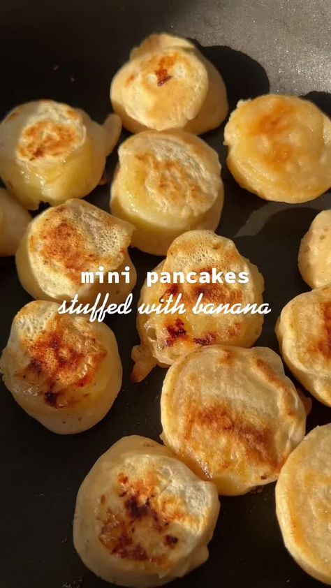 Banana Mini Pancakes, Mini Banana Pancakes, Pancakes Banana, Mini Bananas, Mini Pancakes, Pink Cheeks, Banana Pancakes, Griddle Pan, Bananas