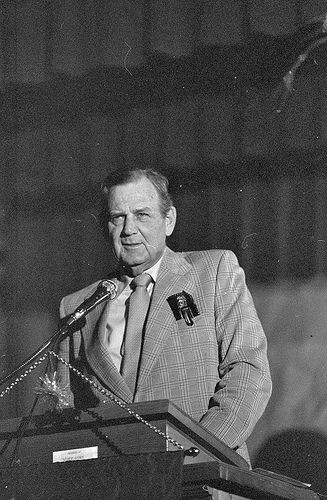 Bear Bryant speaking in 1975 at Woodlawn High School in Birmingham, AL Bear Bryant Quotes, Paul Bear Bryant, Cincinnati Bearcats Football, Nfl Bears, 1985 Chicago Bears, Bear Bryant, Alabama Football Roll Tide, Nick Saban, Bama Football