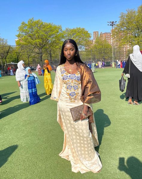 Eid Outfits African, Senegalese Clothing, Nigerian Traditional Dresses, Nigerian Outfits, Traditional African Clothing, Eid Outfit, Eid Outfits, African Inspired Clothing, African Fashion Traditional