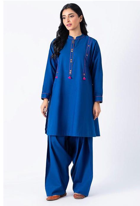 Plain Kurti Designs, Eid Outfit Ideas, Plain Kurti, Modest Outfits Muslim, Outfits Muslim, Easy Clothing, Eastern Dresses, Stitching Ideas, Lace Dress Design