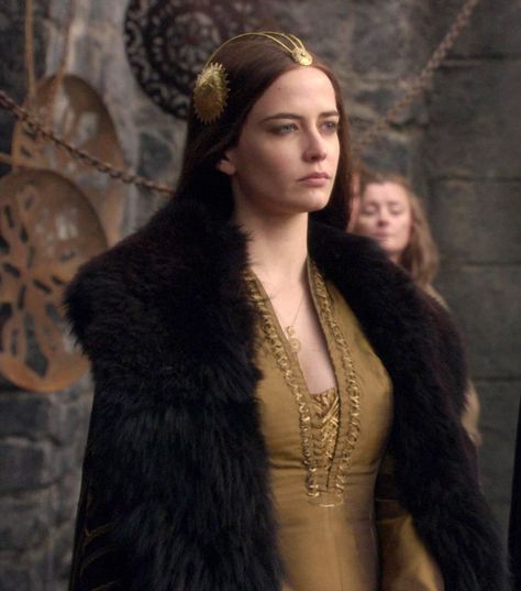 Camelot - Morgan Morgana Camelot Eva Green, Morgan Character, Morgan Pendragon, Hawke Da2, Dragon Book, Costume Guide, Eva Green, Fantasy Gowns, House Of Dragons