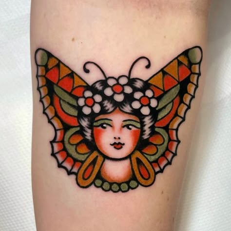 Thigh Piece Tattoos, Traditional Tattoo Woman, Tattoos Traditional, Traditional Tattoo Inspiration, Mother Nature Tattoos, Lady Bug Tattoo, Traditional Style Tattoo, Lavender Tattoo, Bug Tattoo