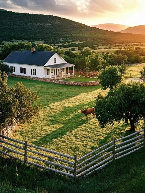 House With Farm Animals, Ranch Style Homes With Garage, Farming Aesthetic Country Living, Farmlife Aesthetic, Farmstead House, Country Home Aesthetic, Old Farmhouse Exterior, Country Farmhouse Aesthetic, Farmhouse Property