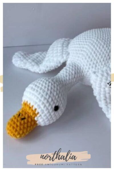 Crochet Goose For Hugs Free Pattern - Free Goose Crochet Pattern, Crochet Goose Pattern Free, Goose Crochet Pattern, Crochet Goose, Grandma Crafts, Crochet Bird Patterns, Crochet Lovey, Crochet Needlework, Crochet Birds