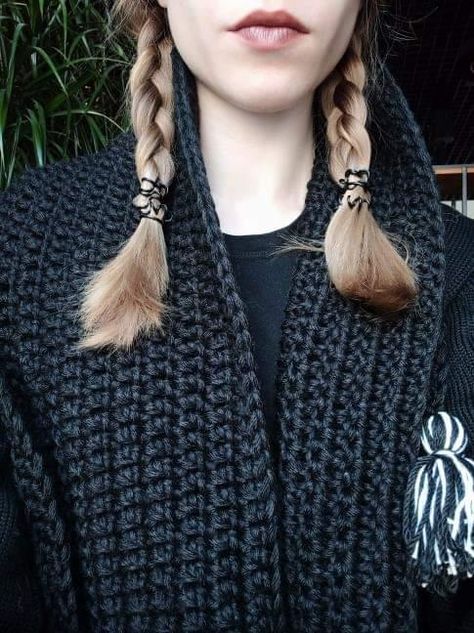 #crochetpattern #crochetsnood #Wednwsdaysnood Wednesday Scarf, Crochet Snood Pattern, Wednesday Addams Inspired, Snood Pattern, Crochet Snood, Wednesday Addams, Crochet Pattern, Crochet Patterns, Knitting