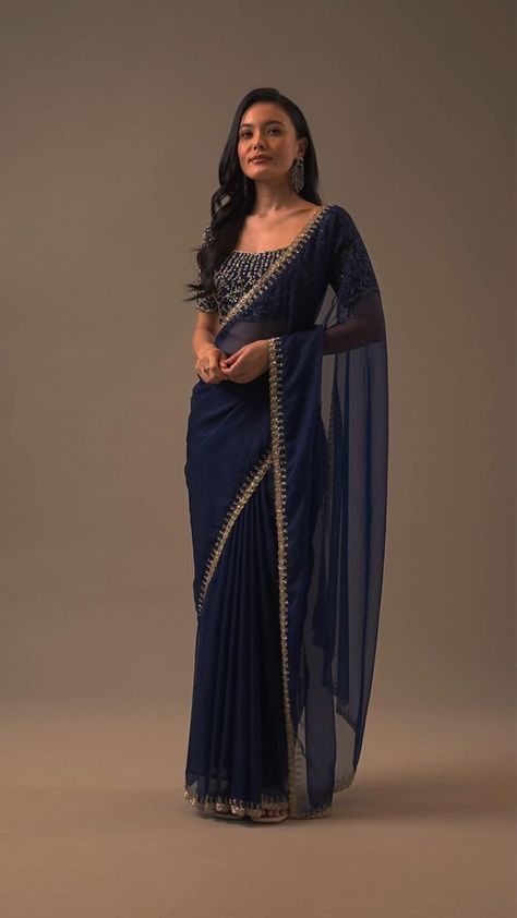 Plain Saree With Heavy Blouse, Navy Blue Saree, Sarees For Girls, Saree Wearing Styles, Simple Saree Designs, New Saree Blouse Designs, Fashionable Saree Blouse Designs, Fancy Sarees Party Wear, Simple Sarees