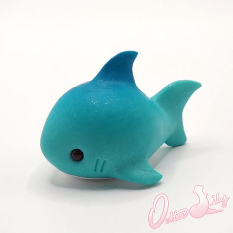 Sea Creature Clay Sculptures, Clay Shark Easy, Shark Sculpture Clay, Blue Clay Ideas, Polymer Clay Sea Creatures, Clay Crafts Animals, Clay Sea Animals, Cute Polymer Clay Animals, Little Clay Animals