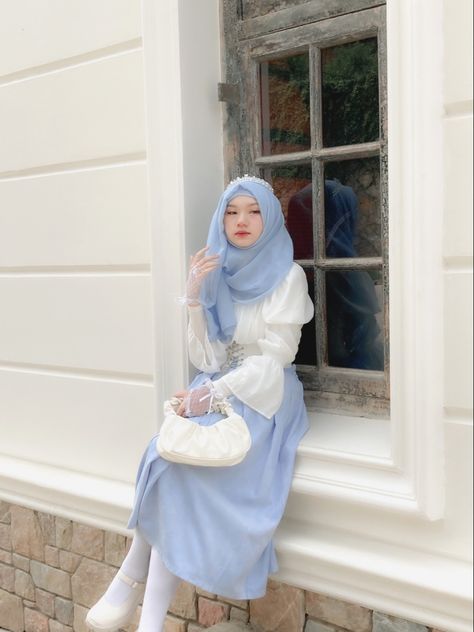 Kawaii Hijab, Coquette Hijab, Types Of Dresses Styles, Islamic Modest Fashion, Modest Outfits Muslim, Dress Muslimah, Hijabi Fits, Modest Outfit Ideas, Muslim Outfits Casual