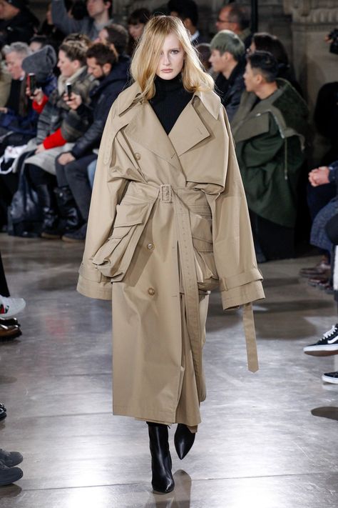 Juun J, Trench Coats Women, 가을 패션, Fall 2017, Mode Inspiration, Coat Fashion, Womens Fashion Casual, Paris Fashion, Runway Fashion