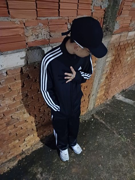 Adidas Outfit Men, Sport Life, Aesthetic Boy, Adidas Outfit, Free Style, Drake, Street Wear, Adidas, Mens Outfits