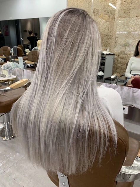 Boliage Hair Silver Blonde, Silver Blonde Long Hair, Icy Long Blonde Hair, Light Silver Blonde Hair, Silver Balayage On Blonde Hair, Silver Hair Highlights On Blonde, Silver Hair Inspiration, Metallic Blonde Hair, Blonde Ice Hair