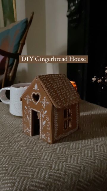 Hard Slab Ceramics, Ceramic Slab Box Ideas, Gingerbread House Clay, Clay House Ideas, Clay Bookends, Clay Gingerbread House, Diy Gingerbread House, One Little Project, Resin And Clay