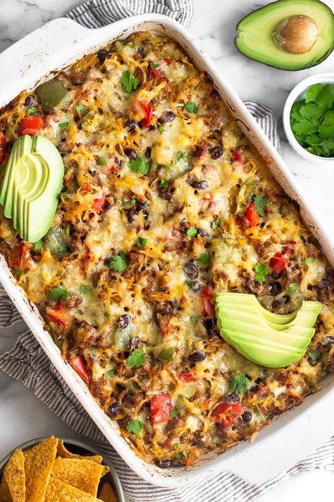 Chili Spaghetti Squash, Baked Spaghetti Squash Casserole, Chili Spaghetti, Chili Casserole, Healthy Casserole, Spaghetti Squash Casserole, Healthy Casserole Recipes, Baked Spaghetti Squash, Chili Ingredients