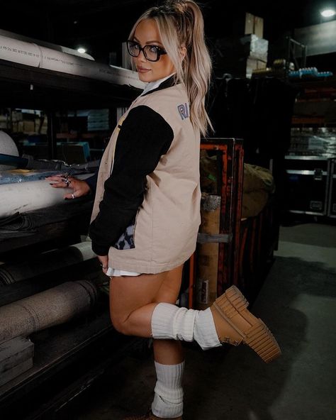 Liv Morgan | I solemnly swear that I am up to no good … all thanks to @mschf 🤭🖤 📸: @themattycox | Instagram Gionna Daddio, Liv Morgan, Green Bodysuit, Wwe Girls, Taylor Momsen, Wwe Champions, Wwe Womens, Professional Wrestler, Female Wrestlers