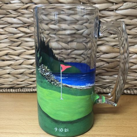 Beer Mug Painting Ideas, Hand Painted Champagne Flutes, Golf Theme, Hand Painted Wine Glasses, Painted Wine Bottles, Painted Wine Glasses, Champagne Bottles, Wine Glass Charms, Beer Mugs