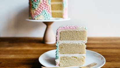 Homemade Yellow Cake and Variations Recipe - Food.com Cake Sour Cream, Wedding Cake Recipes, Fluffy Icing, Homemade Yellow Cake, Cream Wedding Cake, Cream Wedding Cakes, Cake Mug, Basic Cake, Baking Desserts