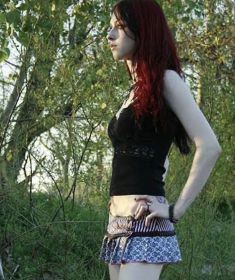 Liz Vicious, Red Hair, A Woman, Thread, Skirt, On Twitter, Twitter, Red, Hair