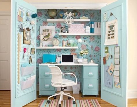 Small Space Inspiration: 10 Closets Turned Workspaces & Home Offices Sewing Closet, Small Sewing Rooms, Små Rum Lidt Plads, Koti Diy, Closet Office, Hemma Diy, Ideas Para Organizar, Diy Casa, Desk Ideas