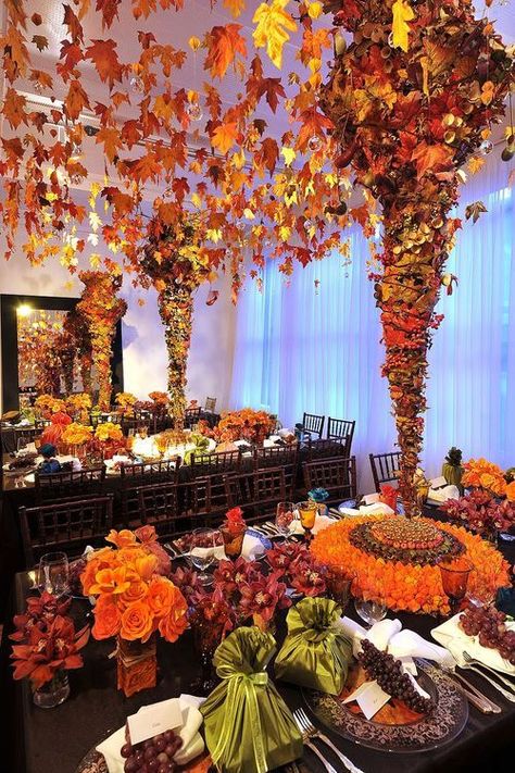 Thanksgiving Home Decoration - A&D Blog Thanksgiving Dinner Decor, Preston Bailey, Tafel Decor, Thanksgiving Table Decorations, Thanksgiving Parties, Fall Table, Thanksgiving Decor, Thanksgiving Crafts, Table Ideas