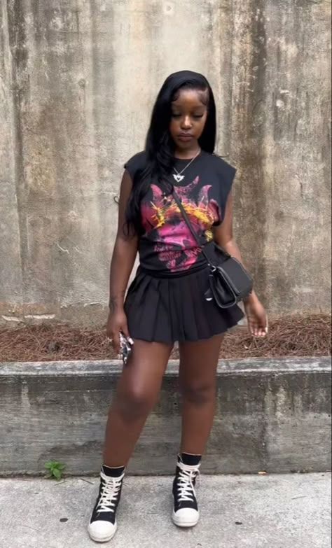 White Graphic Tee Outfit Black Women, Muscle Shirt Outfit Black Women, Homecoming Outfits Hbcu, Homecoming Outfits Black Women, Black Outfits Black Women, Outfits Black Women, Outfit Black Women, Fly Outfit, Homecoming Outfits