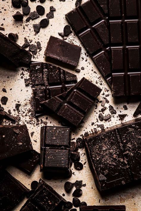 Learn all about dark chocolate and how to use it in baking including the different types, and substitutions. |#baking #chocolate #darkchocolate #bakingtips #howtobakewithchocolate #semisweeetchocolate #bittersweetchocolate #bitterchocolate #unsweetenedchocolate| Easy Chocolate Bars, Chocolate Bread Recipe, Dark Chocolate Recipes, Best Chocolate Cupcakes, Chocolate Muffin Recipe, Baking Chocolate, Dessert Photography, Baking Basics, Baking Science