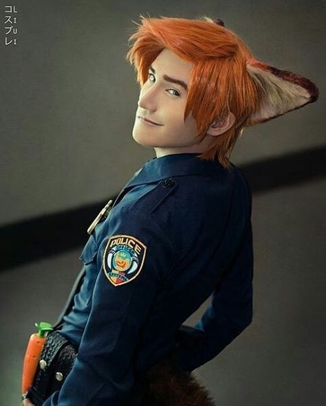 Lots of inspiration, diy & makeup tutorials and all accessories you need to create your own DIY Zootopia Nick Wilde Costume for Halloween. Nick Wilde Costume, Liui Aquino, Zootopia Cosplay, Belle Cosplay, Nick Wilde, Epic Cosplay, Disney Cosplay, Cosplay Tips, Cosplay Characters