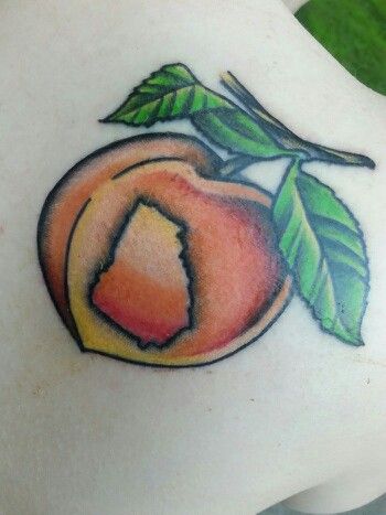 Georgia peach :). I love my tattoo. Ga Peach Tattoo, Georgia Peach Tattoo, Georgia Tattoo Ideas, Peach Tattoos, Georgia Tattoo, Cat Tats, Peach Tattoo, Heaven Tattoos, Tattoos Inspiration