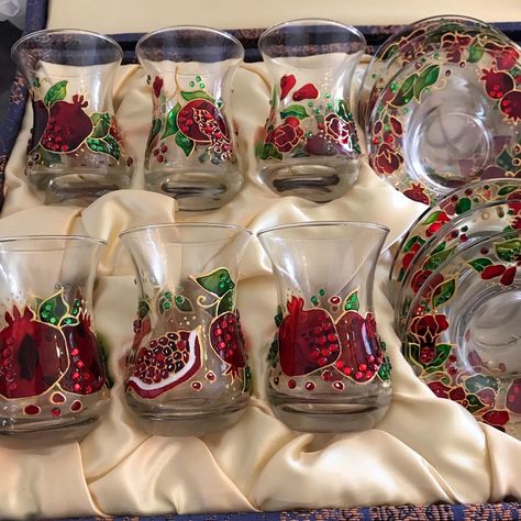 Azerbaijan Art, Moroccan Tea Set, Stain Glass Window Art, Crockery Design, Pomegranate Art, Painted Glass Bottles, Glass Painting Designs, Hand Painted Glasses, Glass Window Art