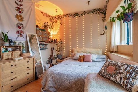 White Bedroom Maximalist, White Maximalist Bedroom, Neutral Maximalist Bedroom, Bedroom Maximalist, Burnt Orange Bedroom, Maximalist Bedroom, Witch Fairy, Bedroom 2024, Fairy Bedroom