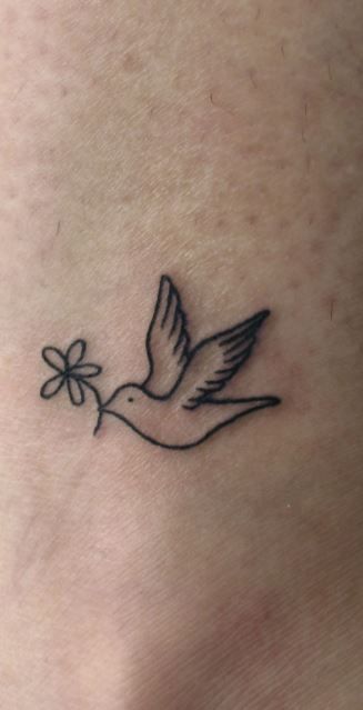 Dove Wrist Tattoos For Women, Bird Tattoos For Women Wrist, Dainty Dove Tattoo, Peace Bird Tattoo, Cool Bird Tattoos, Small Dove Tattoos For Women, Turtle Dove Tattoo, Morning Dove Tattoo, Dainty Bird Tattoos