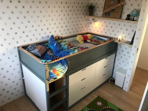 I've seen quite a few IKEA KURA bed with chest of drawers beneath it. Here are 5 ways to add storage under the IKEA KURA bed, from drawers to open units. Ikea Loft, Kura Bed Hack, Ikea Loft Bed, Ikea Nordli, Bed Ikea, Toddler Bunk Beds, Ikea Kids Room, Ikea Kura Bed, Kura Bed