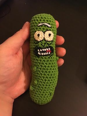 Crochet Pickle Rick Free Pattern, Crocheted Pickle Pattern, Pickle Crochet Pattern Free, Crocheted Pickle, Crochet Pickle, Character Crochet, Amigurumi Characters, Aesthetic Patterns, Pickle Rick