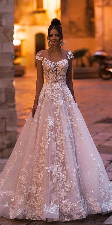 White Quince, Red Quince, Disney Wedding Dresses, Bridal Designers, Pretty Wedding Dresses, Cute Wedding Dress, Dream Wedding Ideas Dresses, A Wedding Dress, Dresses Pink