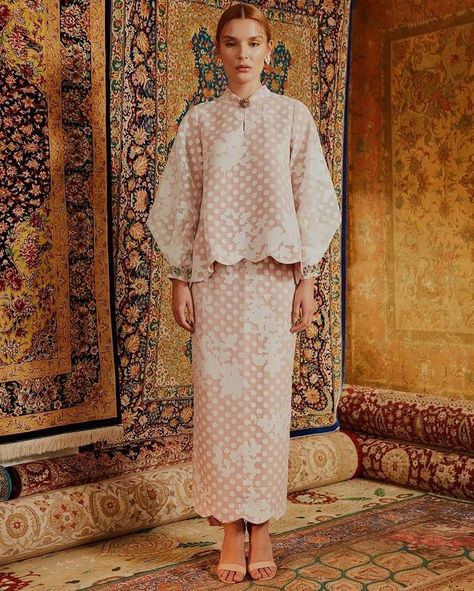 Raya 2023 Design, Baju Raya Ideas Modern 2023, Design Baju Raya, Batik Kurung, Baju Kurung Moden Style, Raya Outfit, Baju Kahwin, Kebaya Modern Dress, Baju Kurung Moden