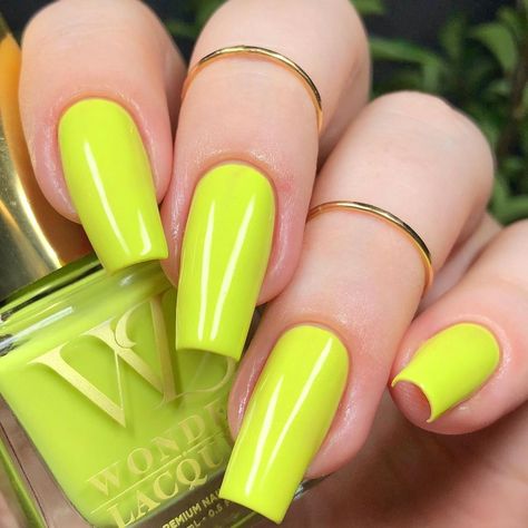 Nail Art Designs For Beginners, Nail 2023, Nail Paint Shades, Rainbow Nails Design, Easy Nail Art Designs, Henna Nails, Green Nail Art, Nails Now, Best Nail Art