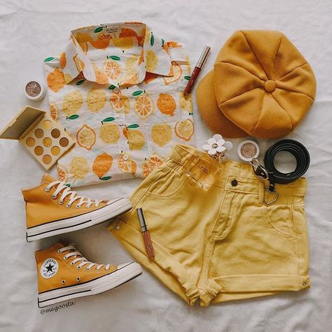 Yellow Fashion Outfit, Yellow Casual Outfit, Cute Yellow Outfits, Lemon Clothes, Lemon Outfit, Lemon Clothing, Yellow Outfits, Yellow Hat, Yellow Outfit