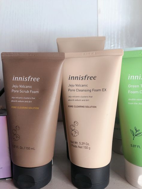 Foam innisfree #ig:long_mary_m Innisfree Aesthetic, Wonyoung Innisfree, Innisfree Products, Yesstyle Products, Innisfree Skincare, Guys Grooming, Green Skincare, Skin Scrub, Serious Skin Care