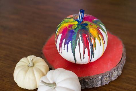 Audrey of Oh So Lovely Blog shares a fun, unique, and colorful DIY crayon drip pumpkin tutorial perfect for your fall decor! Crayon Drip Pumpkin, Diy Pumpkin Carving, Pumpkin Decorating Diy, Teal Pumpkin Project, Diy Crayons, Teal Pumpkin, Fake Pumpkins, Pumpkin Arrangements, Pumpkin Topiary