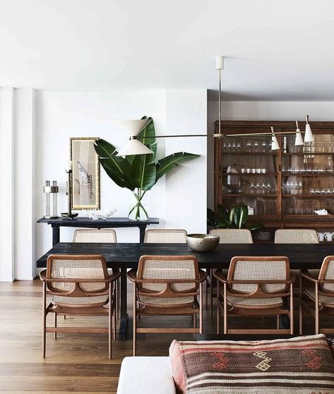 Desert Furniture, Mid Century Dining Room, Mid Century Modern Dining, Mid Century Dining, The Dining Room, Dining Room Inspiration, Modern Dining Room, Dining Room Lighting, Dining Room Design