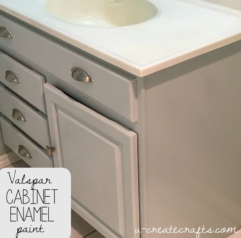 Before and After: Bathroom Cabinet Makeover using cabinet enamel paint! Valspar Cabinet Enamel, Clean Painting, Paint For Kitchen Cabinets, Paint For Kitchen, Best Paint For Kitchen, Bathroom Cabinet Makeover, Bathroom Cabinet Colors, Painting Oak Cabinets, Oak Kitchen Cabinets